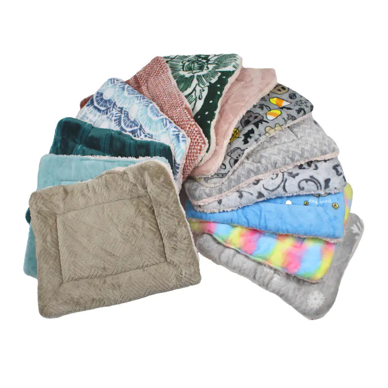 Thick Winter Pet Mat for Cats and Dogs - Fleece Blanket
