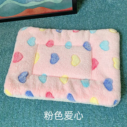 Thick Winter Pet Mat for Cats and Dogs - Fleece Blanket