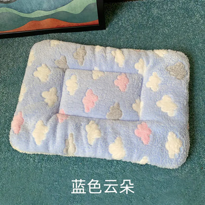 Thick Winter Pet Mat for Cats and Dogs - Fleece Blanket