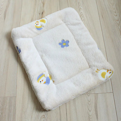 Thick Winter Pet Mat for Cats and Dogs - Fleece Blanket